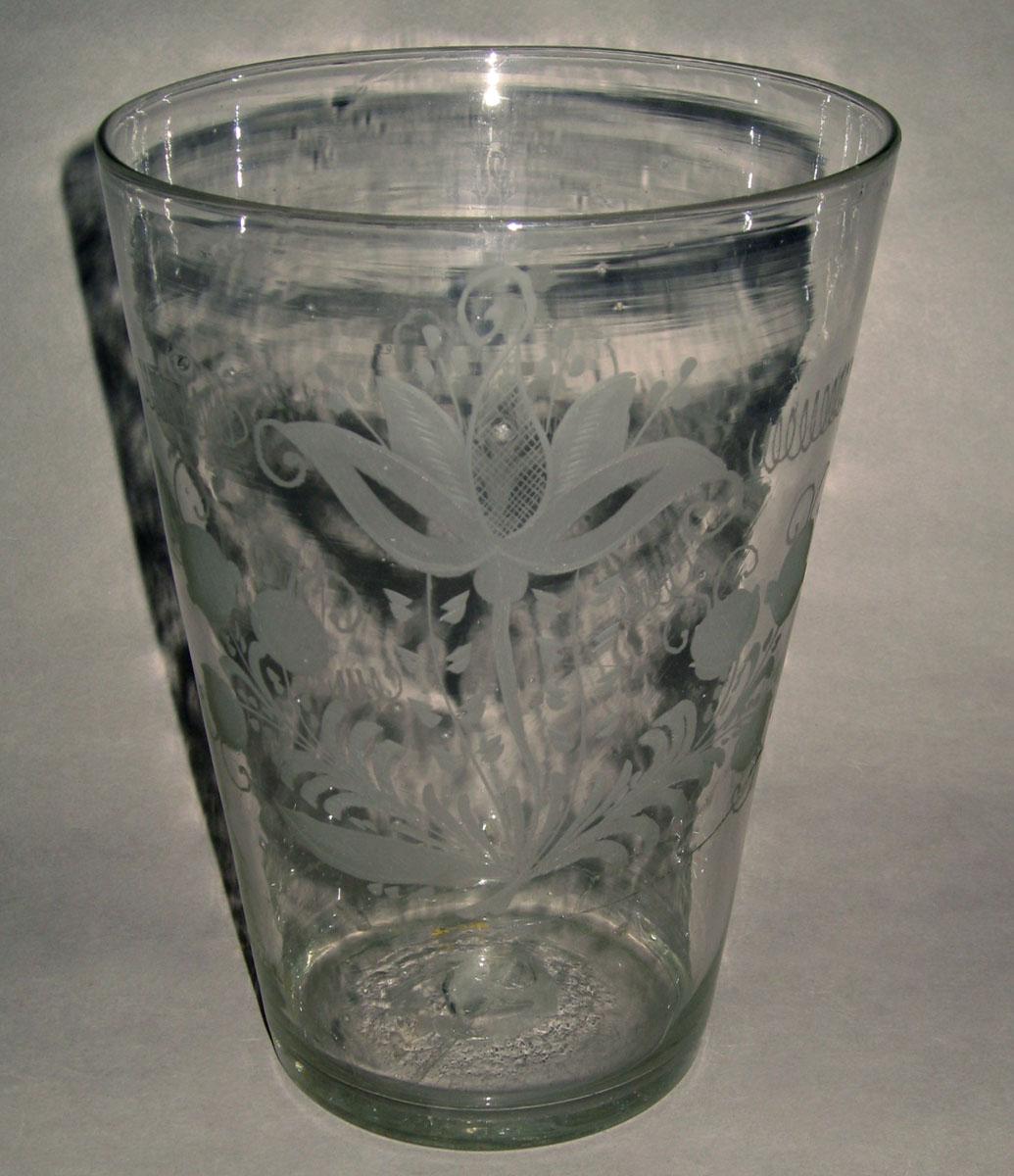 1976.0138 Colorless glass tumbler