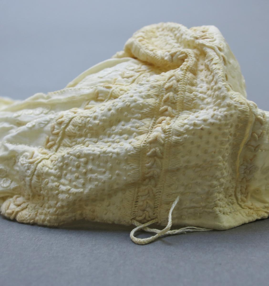 1976.0246 Cap, Detail