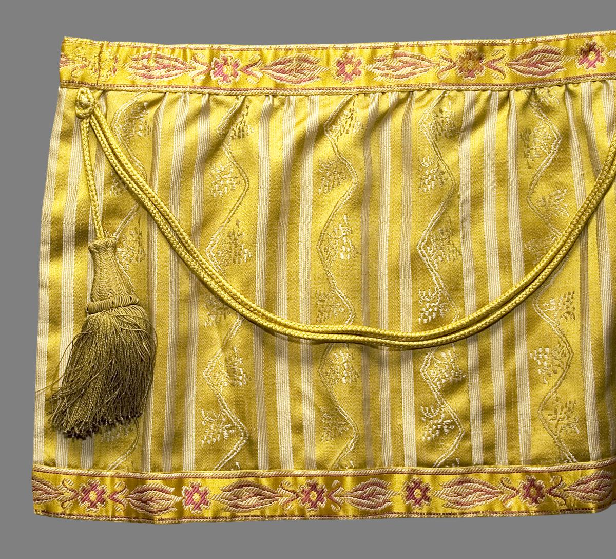 1957.1313.004 Bed Hanging, Valance, Edge Detail