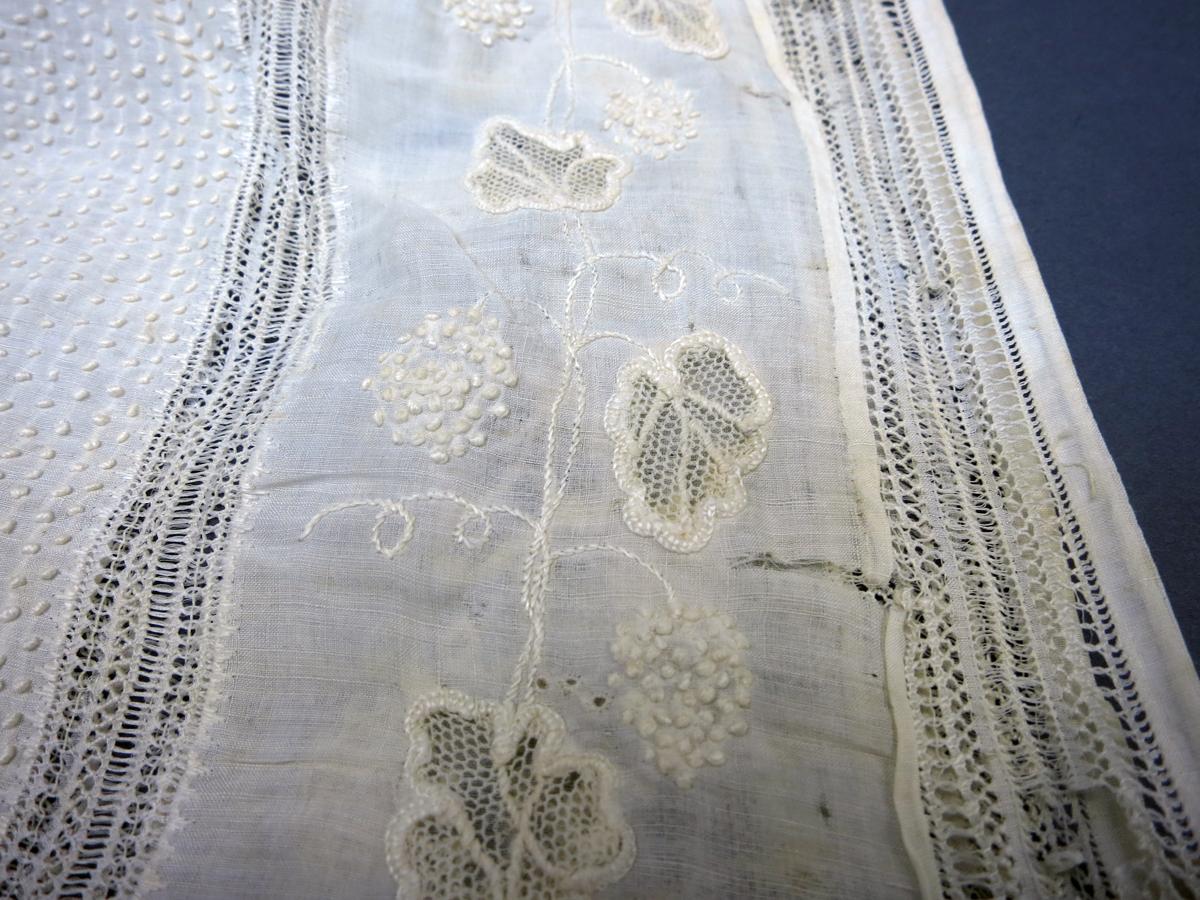 1976.0255 Cap, Detail