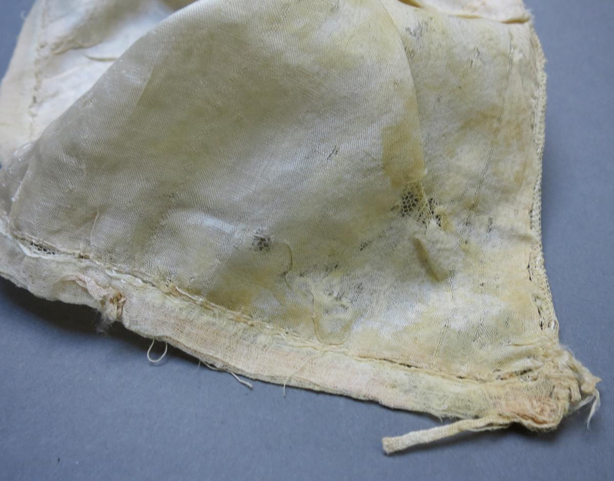 1976.0256 Cap, Lining