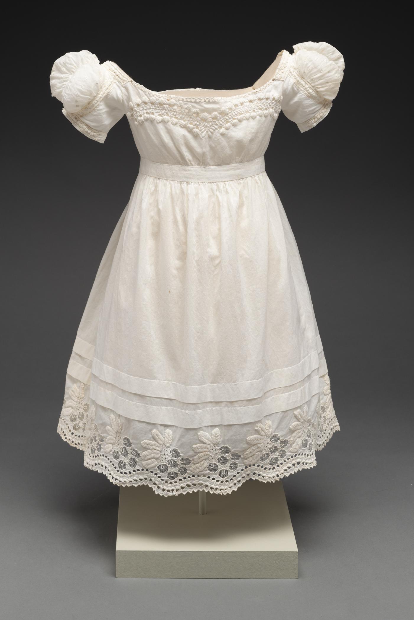 1976.0260 Dress, view 1