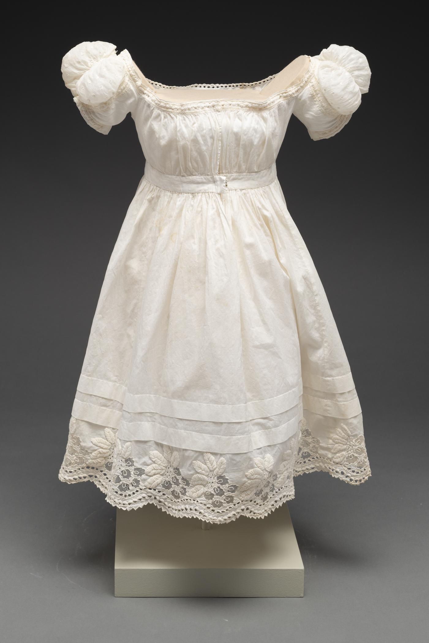 1976.0260 Dress, view 2, reverse