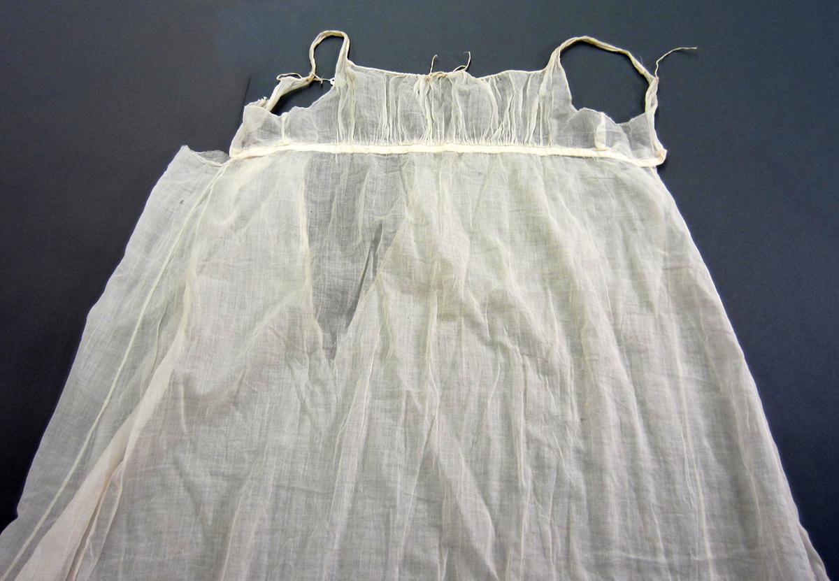 1976.0262 Dress, Bodice 2