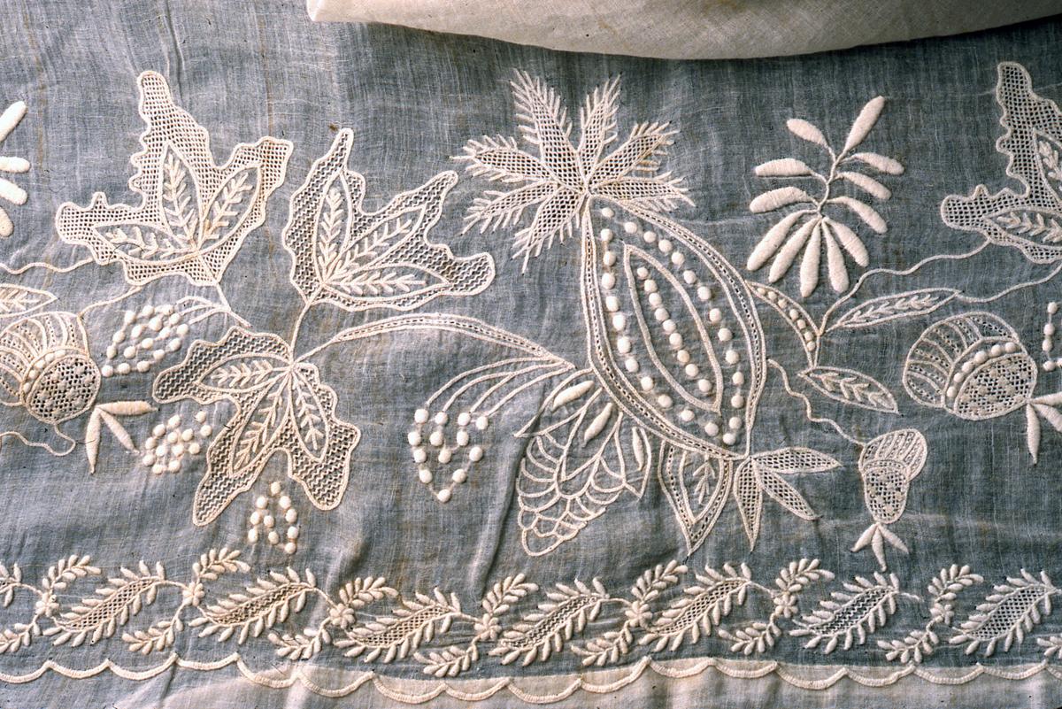 1976.0263 Shawl