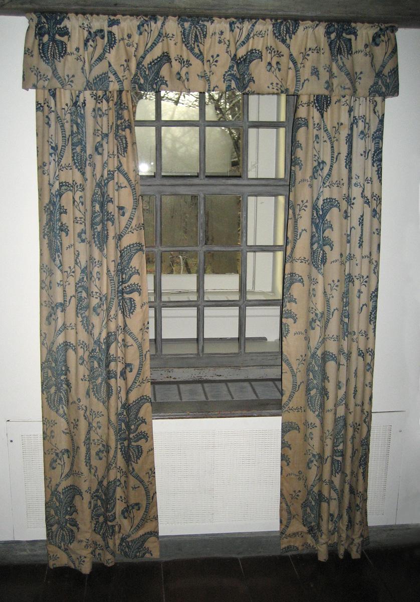 1952.0328 Side Curtains and Valance