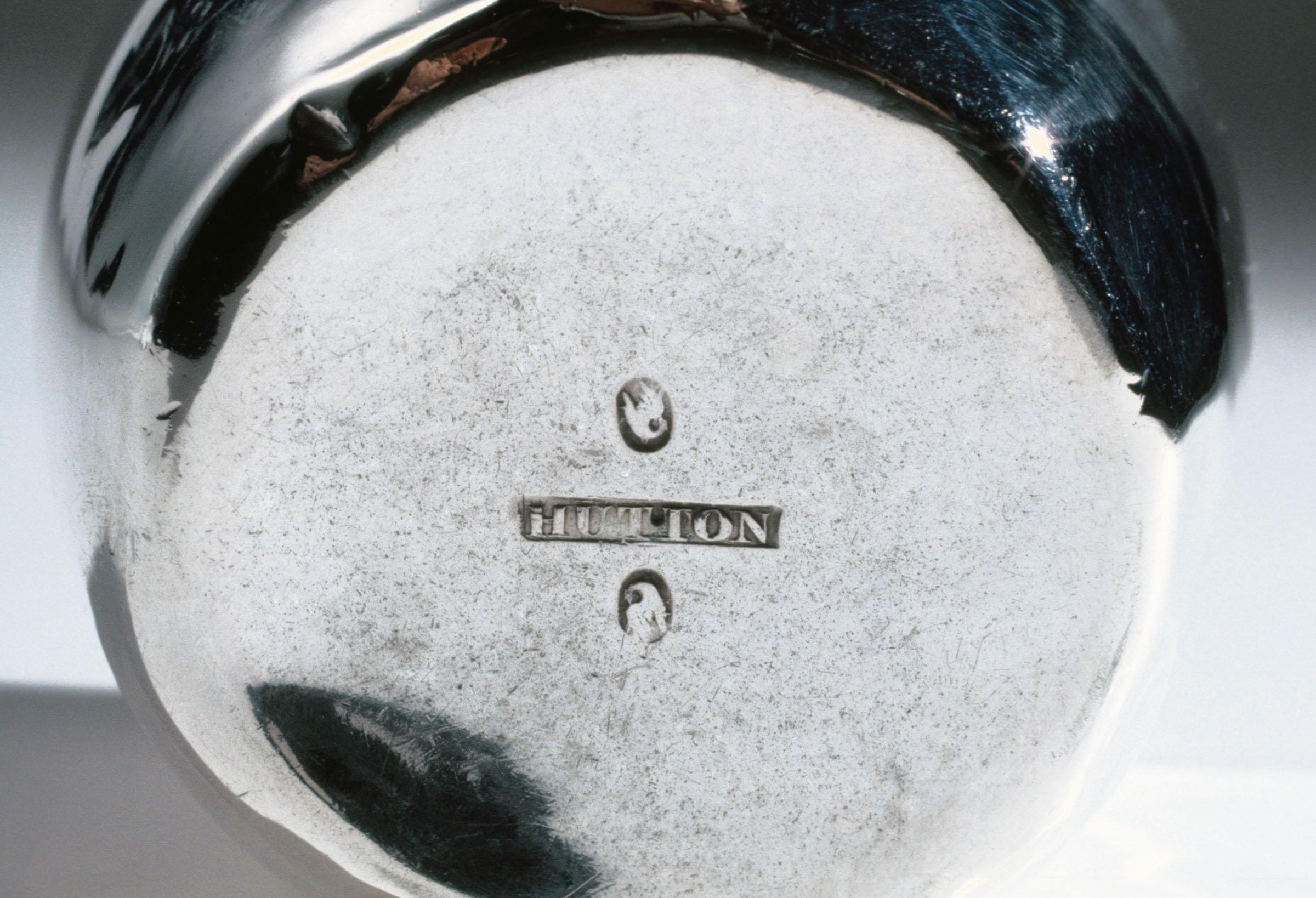 1976.0295 Beaker, detail 1