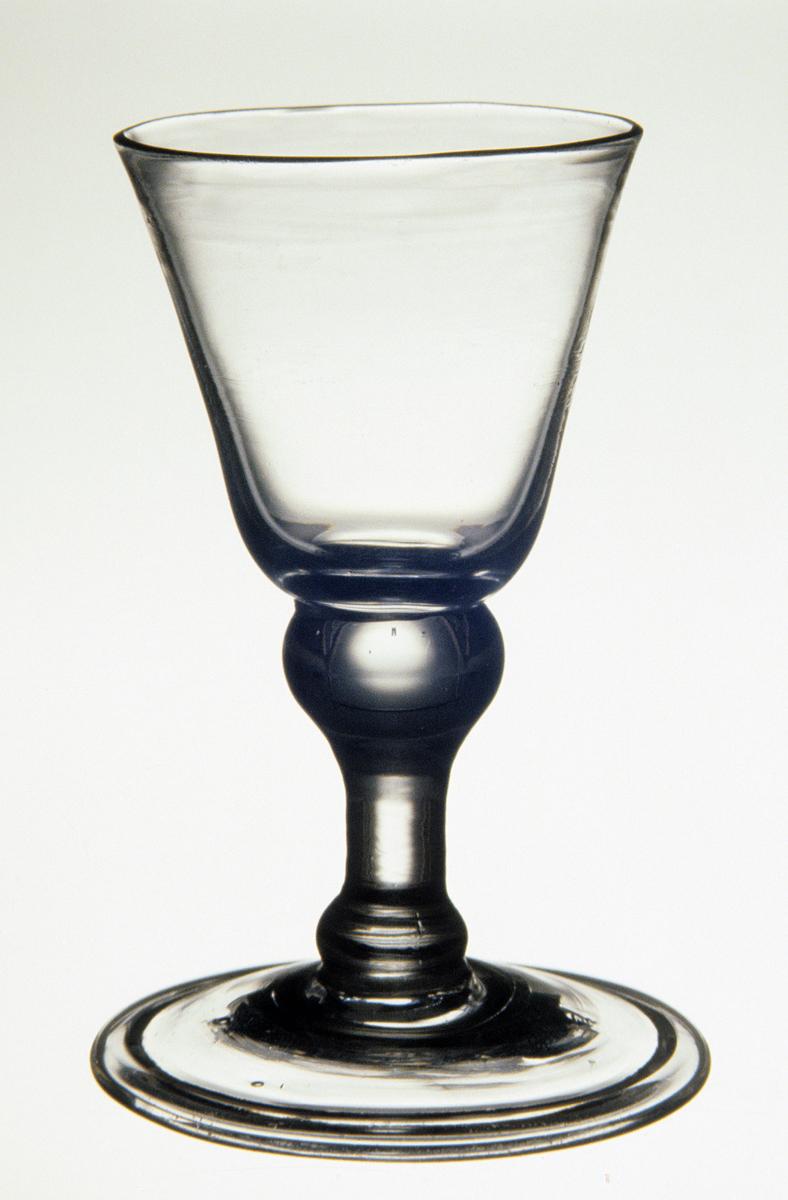 1976.0311 Colorless glass wineglass