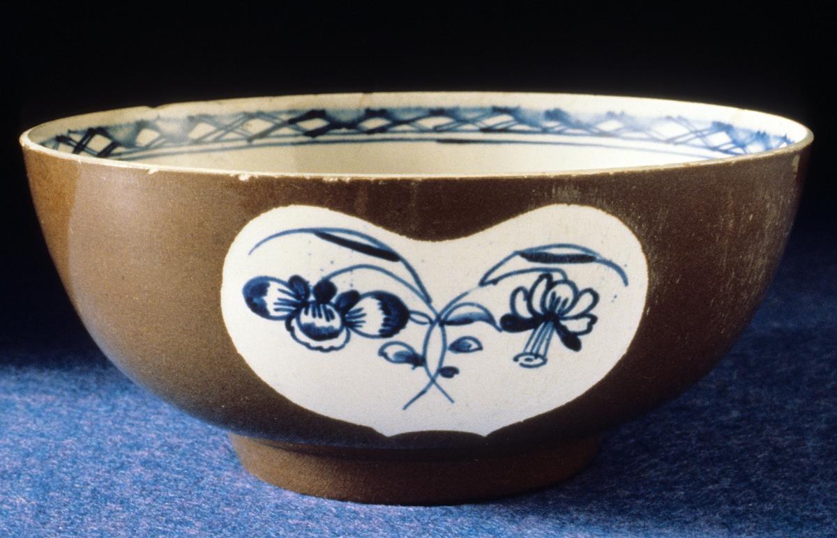 1976.0313 Pearlware bowl