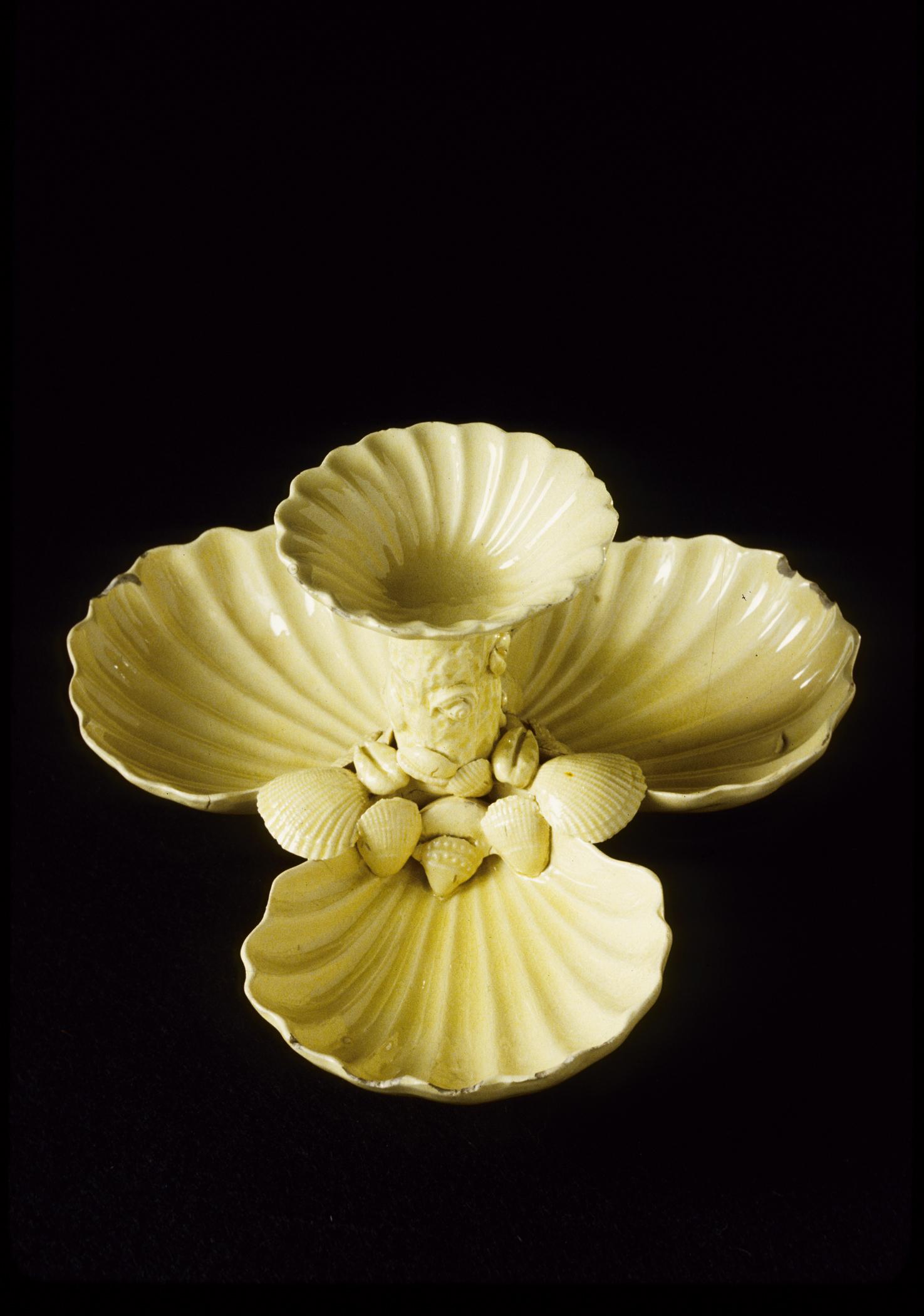 1976.0316 Sweetmeat dish