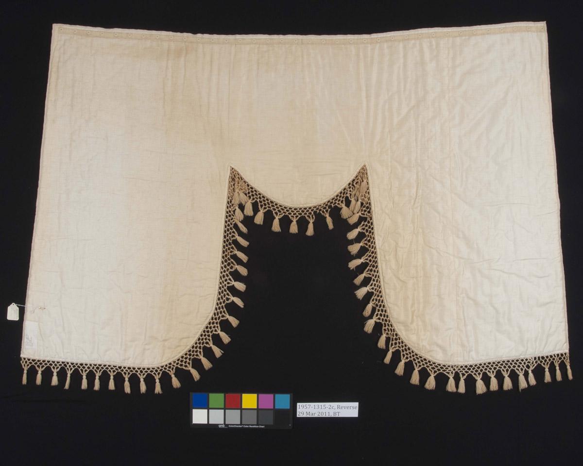 1957.1315.002 C Window hanging, valance (reverse)