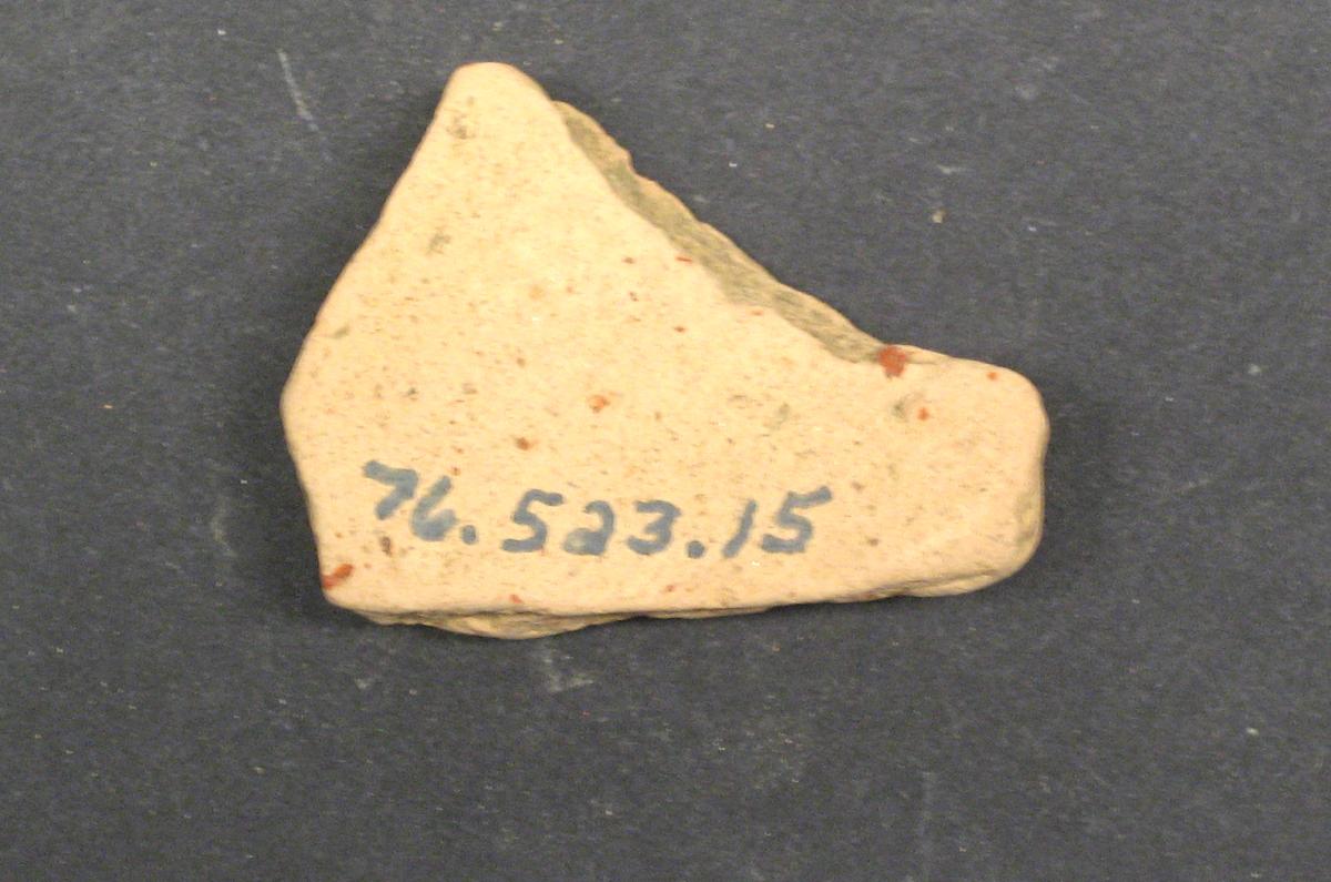 1976.0523.015 Ceramic Fragment (underside)
