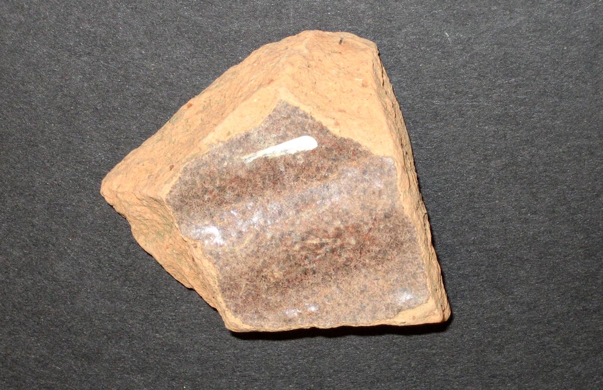 1976.0523.025 Ceramic Fragment