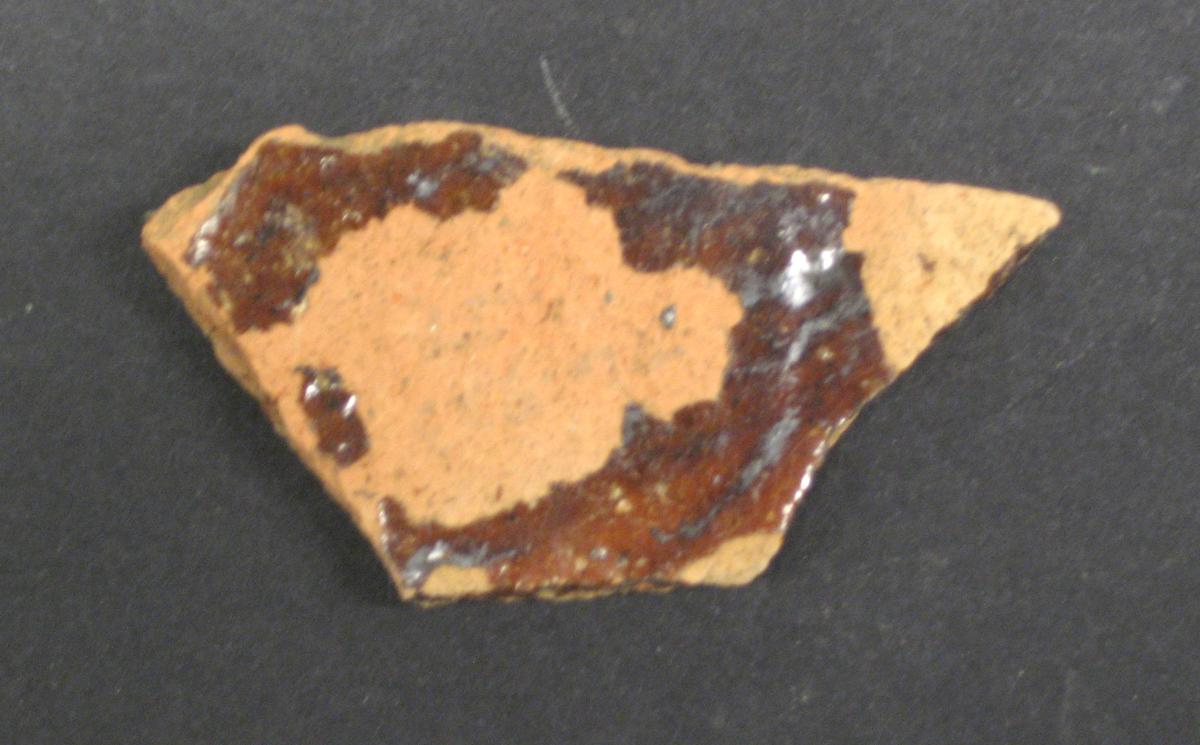 1976.0523.027 Ceramic fragment