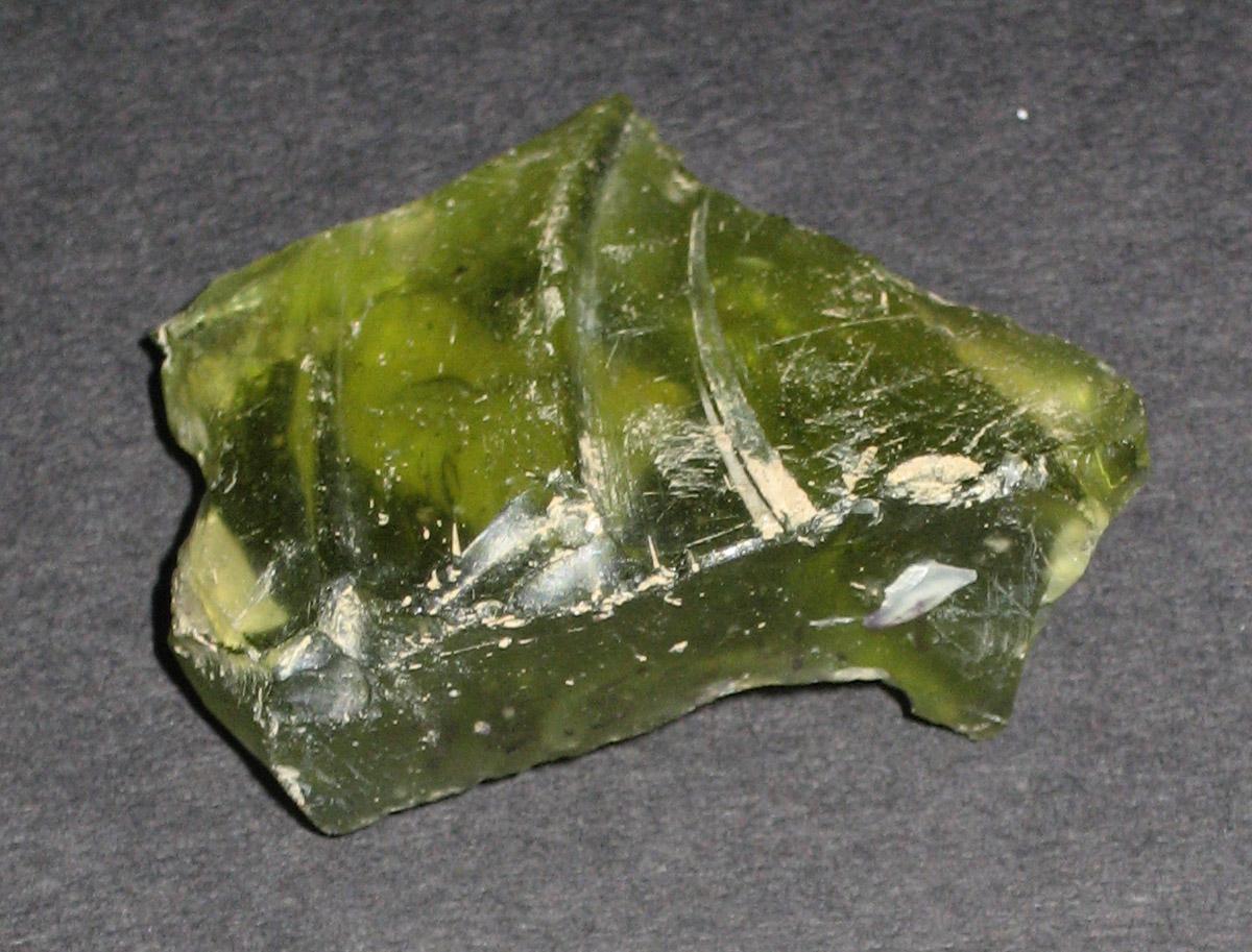 1976.0524.004 Glass fragment