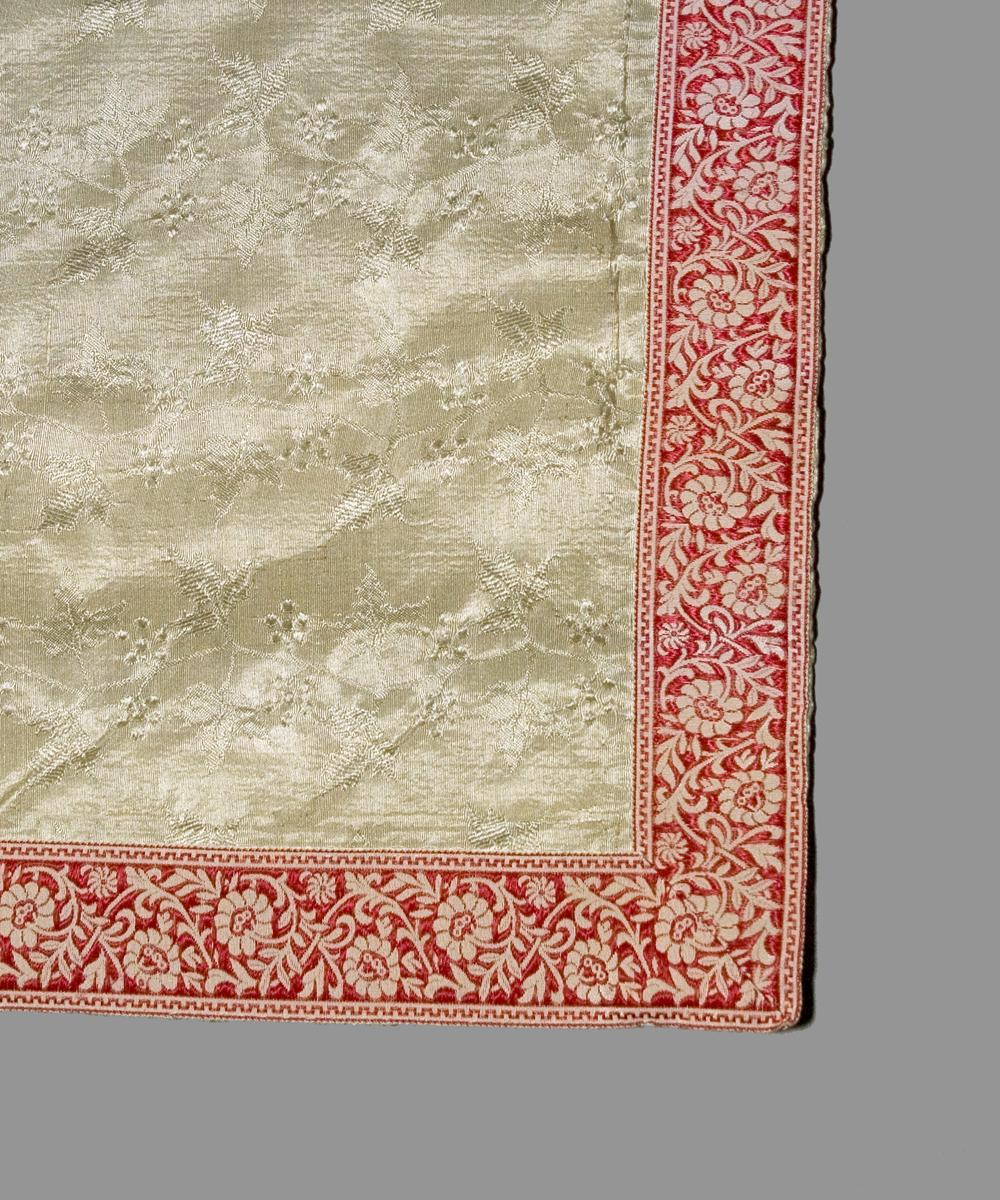 1957.1318.001 B Bed Hanging, Side Curtain, Edge Detail