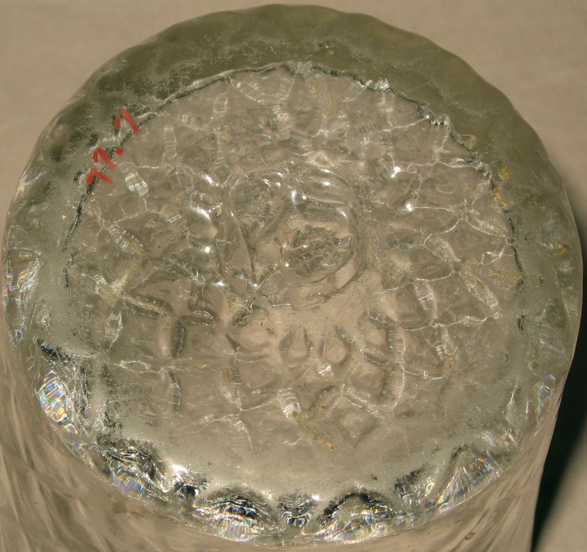 1977.0007 Colorless glass tumbler (underside)