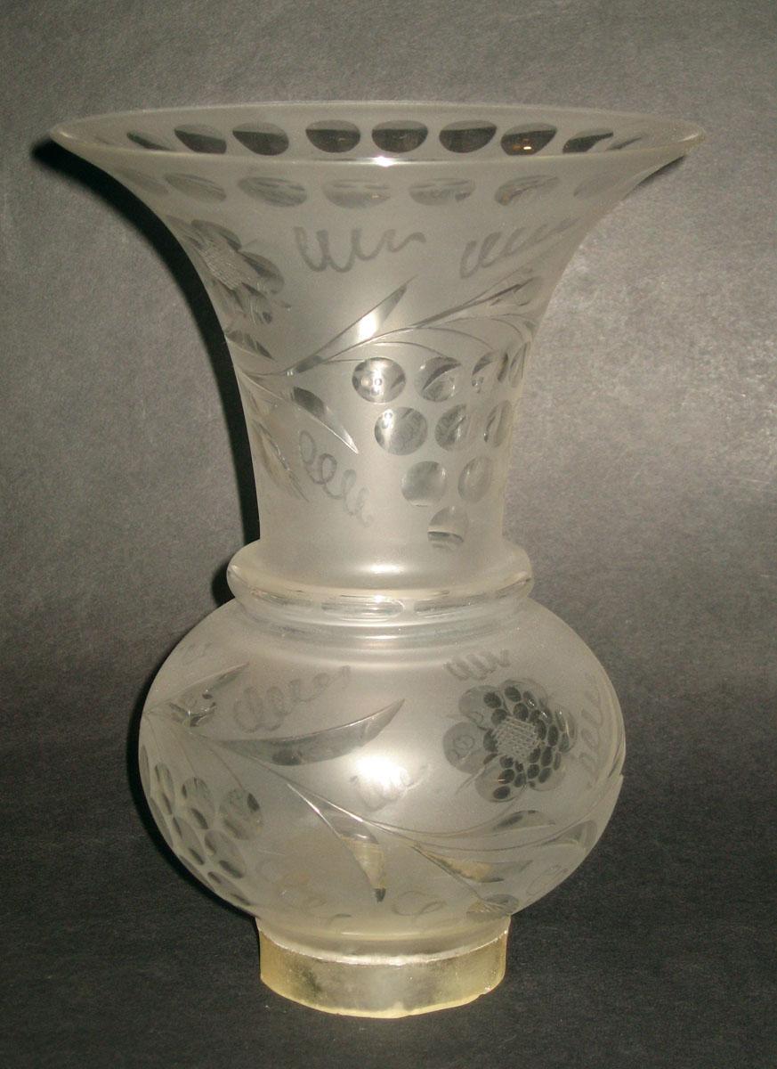 1977.0009.001 Glass lamp shade