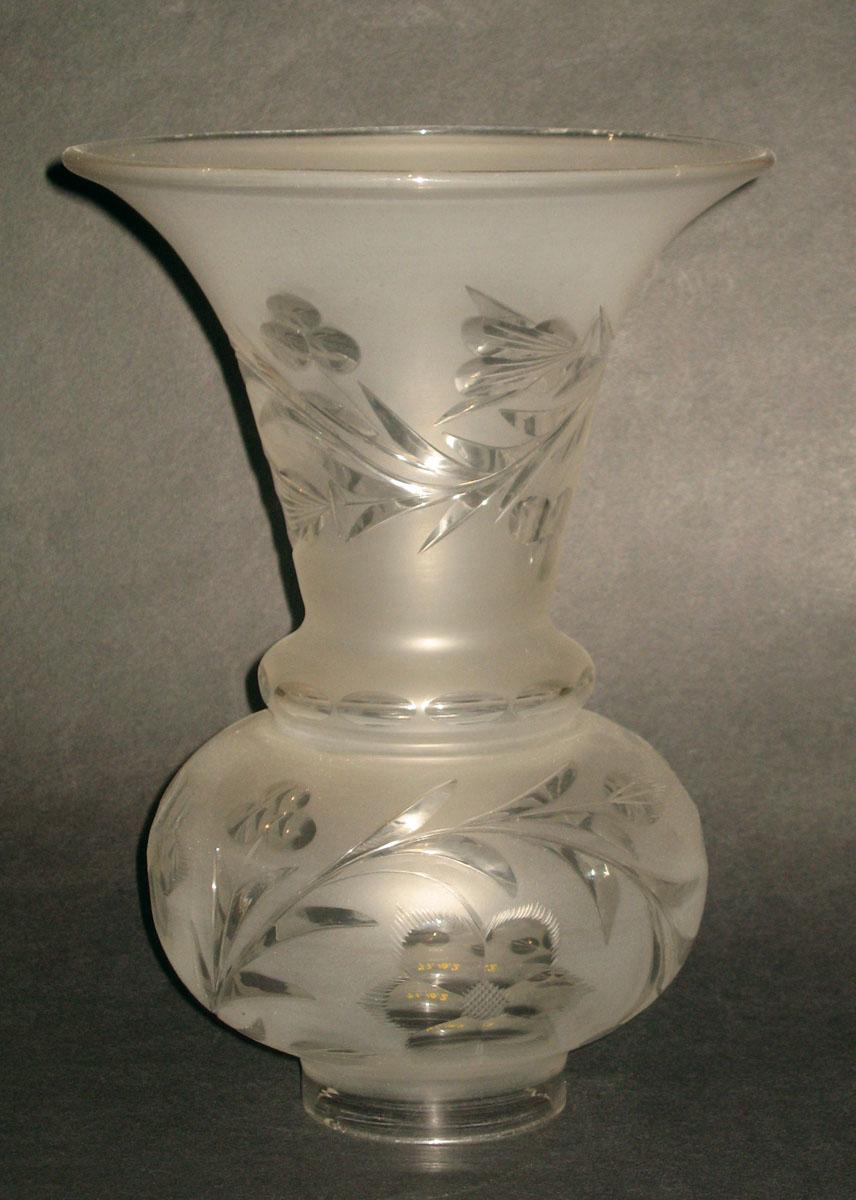 1977.0010.002 Glass lamp shade