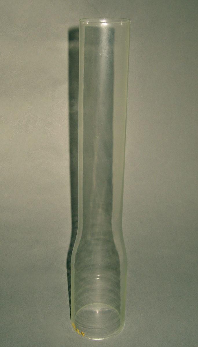 1977.0011.004 Glass chimney