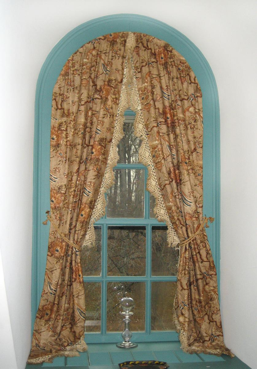 1952.0329 Side curtains