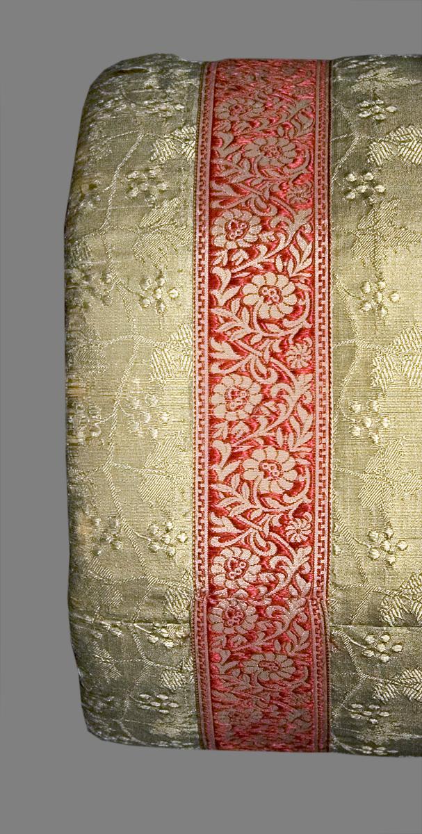 1957.1318.003 B Bolster, Trim Detail