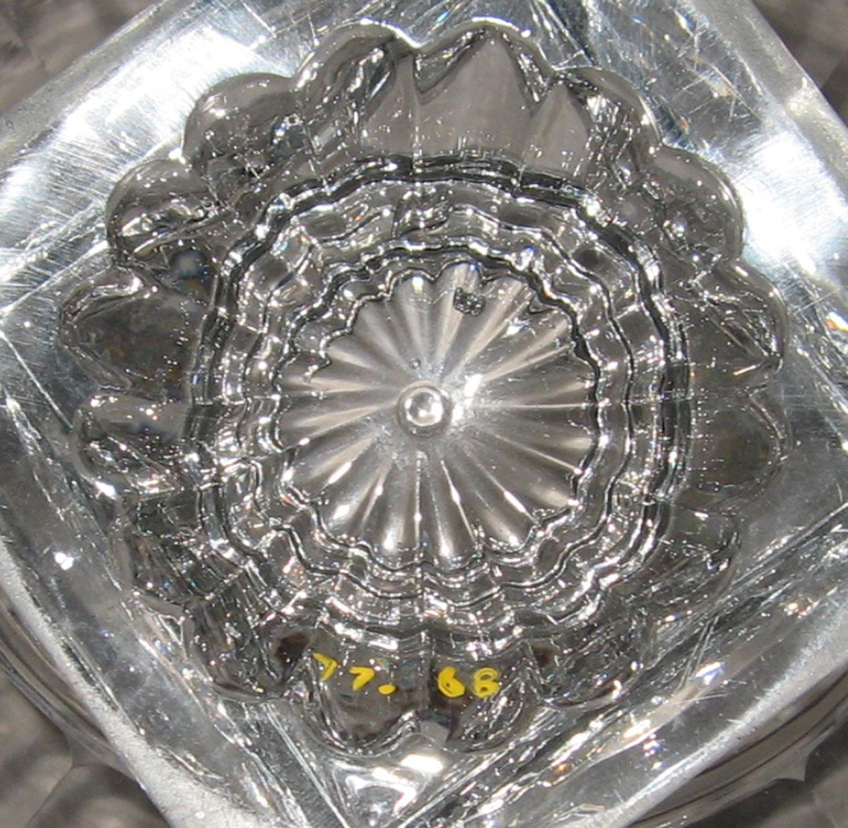 1977.0068 Glass bowl (underside)