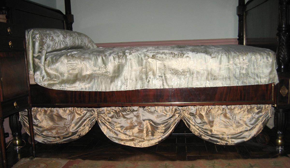 1957.1321.003 A base valance