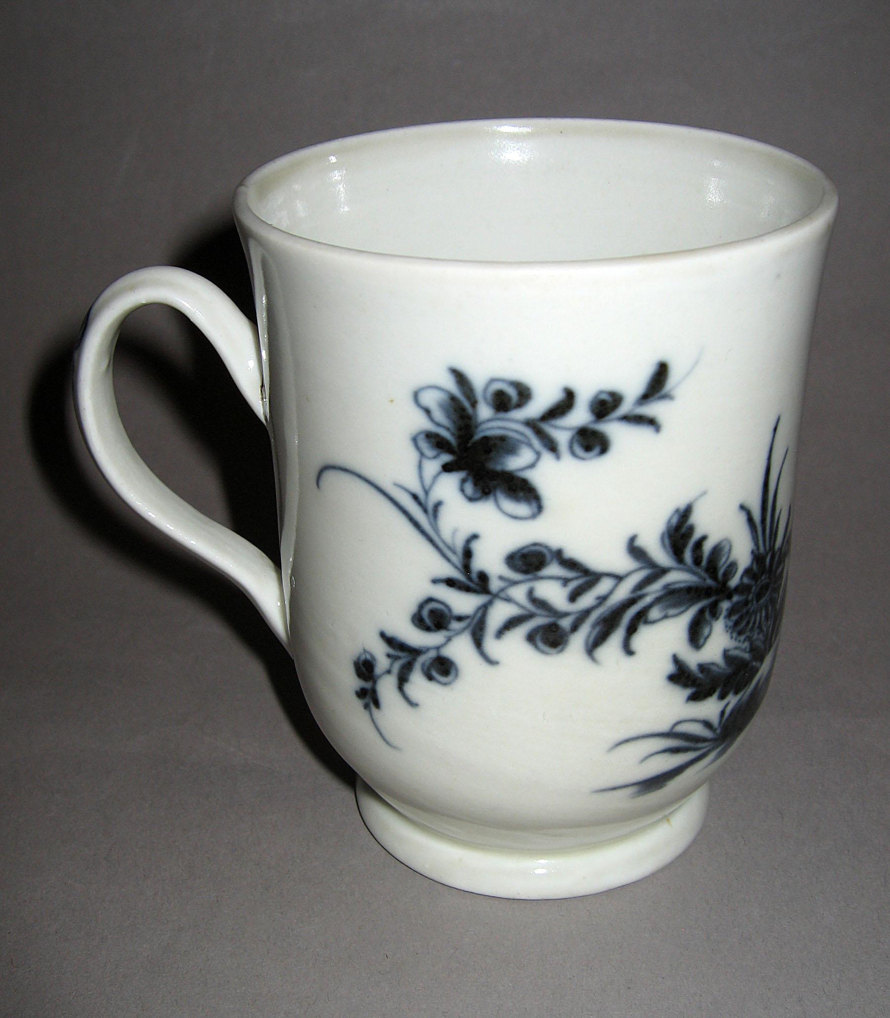 1977.0090 Mug (Handle to left)