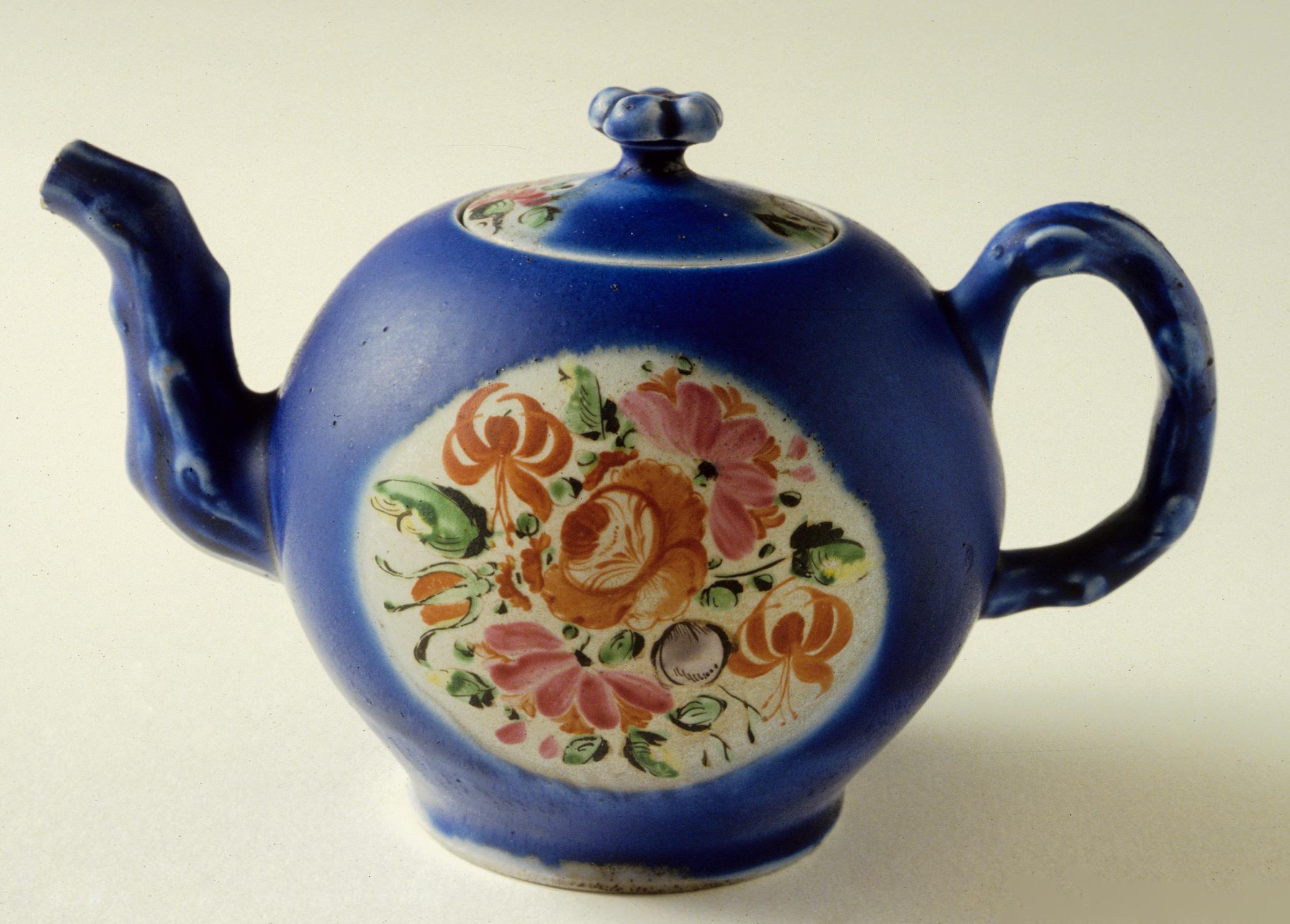 1977.0092 A, B Teapot