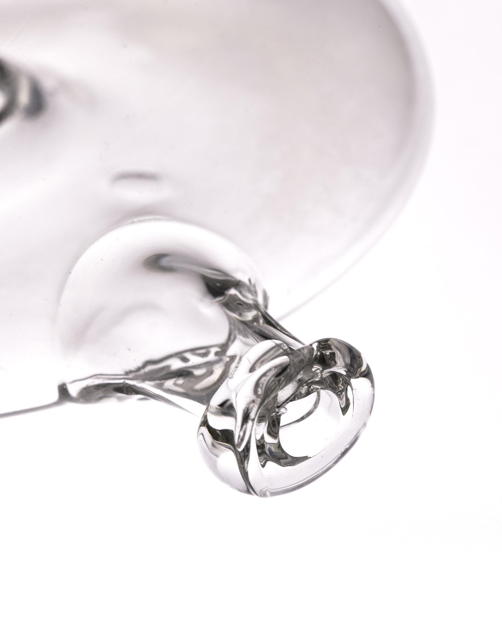 1977.0107 Breast glass, Nipple shell, detail 3