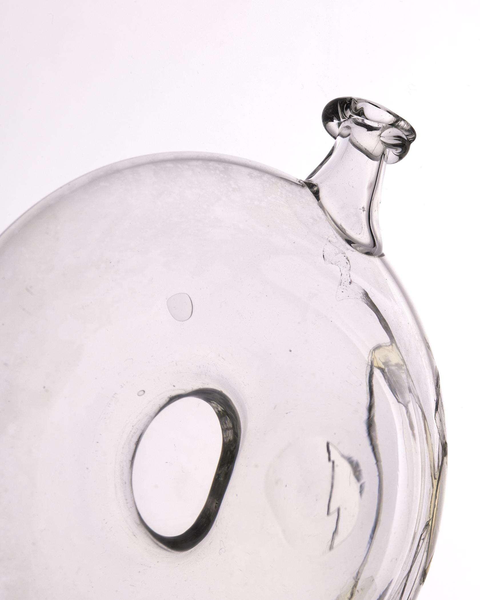 1977.0107 Breast glass, Nipple shell, detail 5