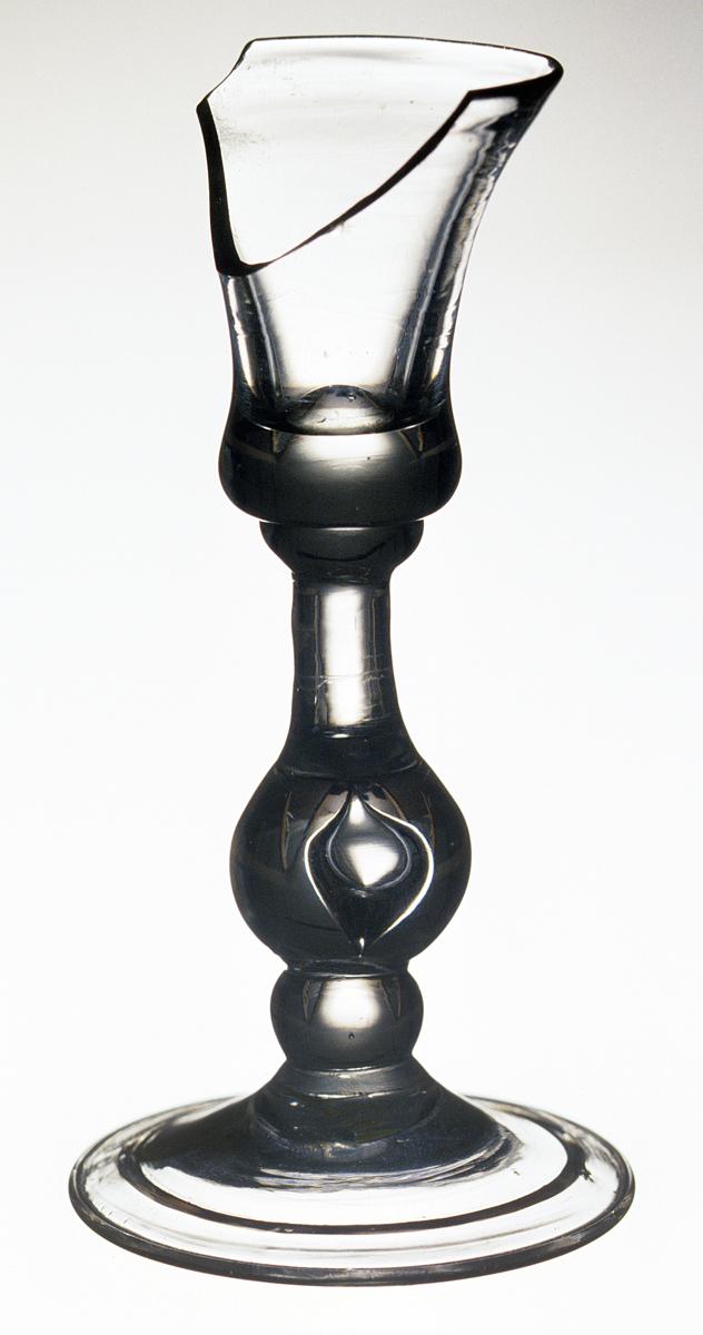 1977.0111 Glass