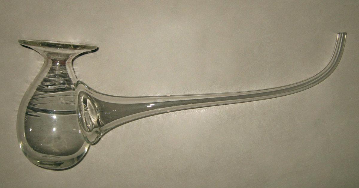 1977.0112 Glass breast pump