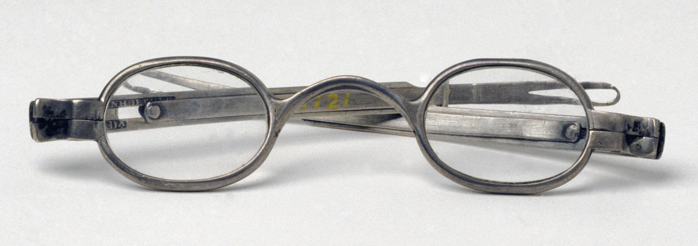 1977.0121 Spectables, view 2