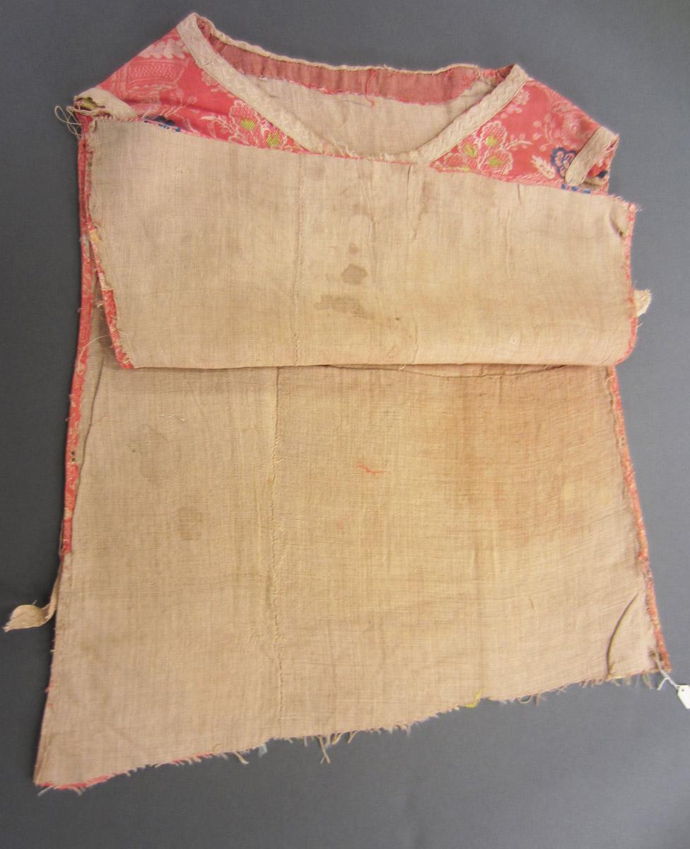1977.0133 A Chasuble, Interior