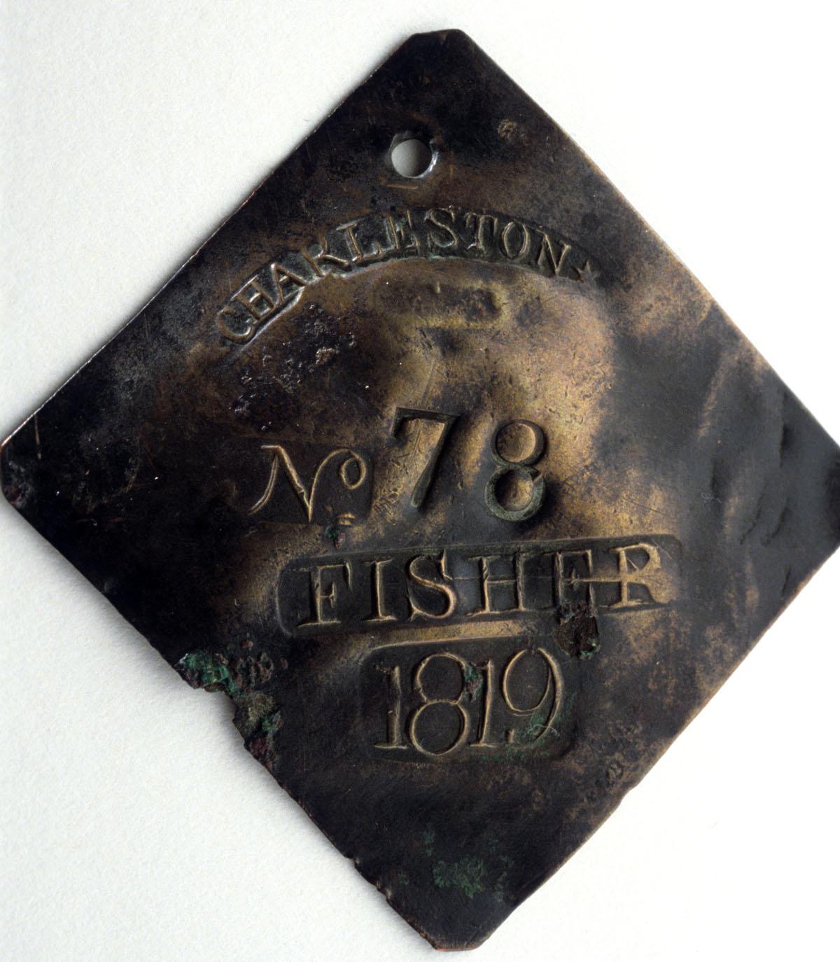 1977.0152 Badge front