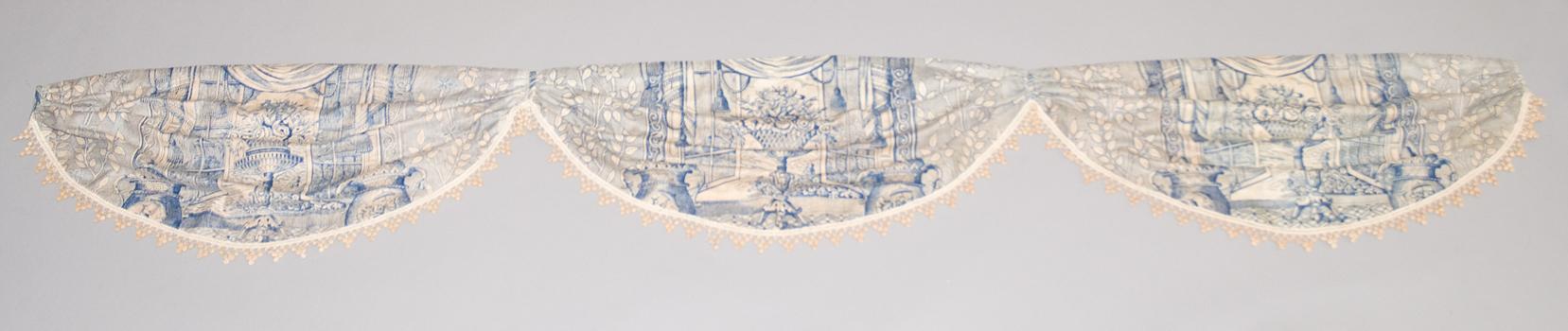 1957.1322.004 a Bed hanging, valance