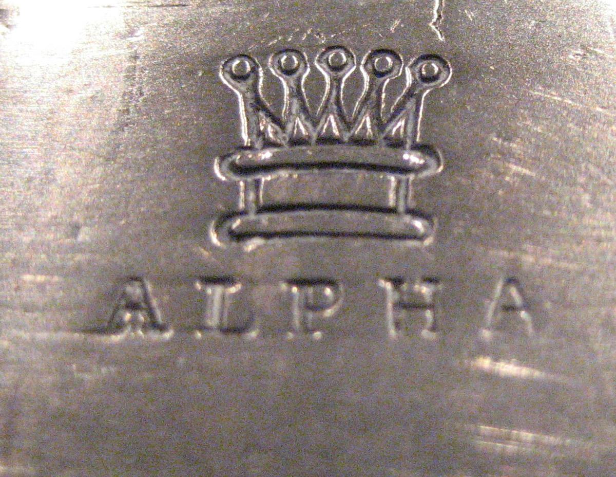1977.0156.005 Knife (mark)