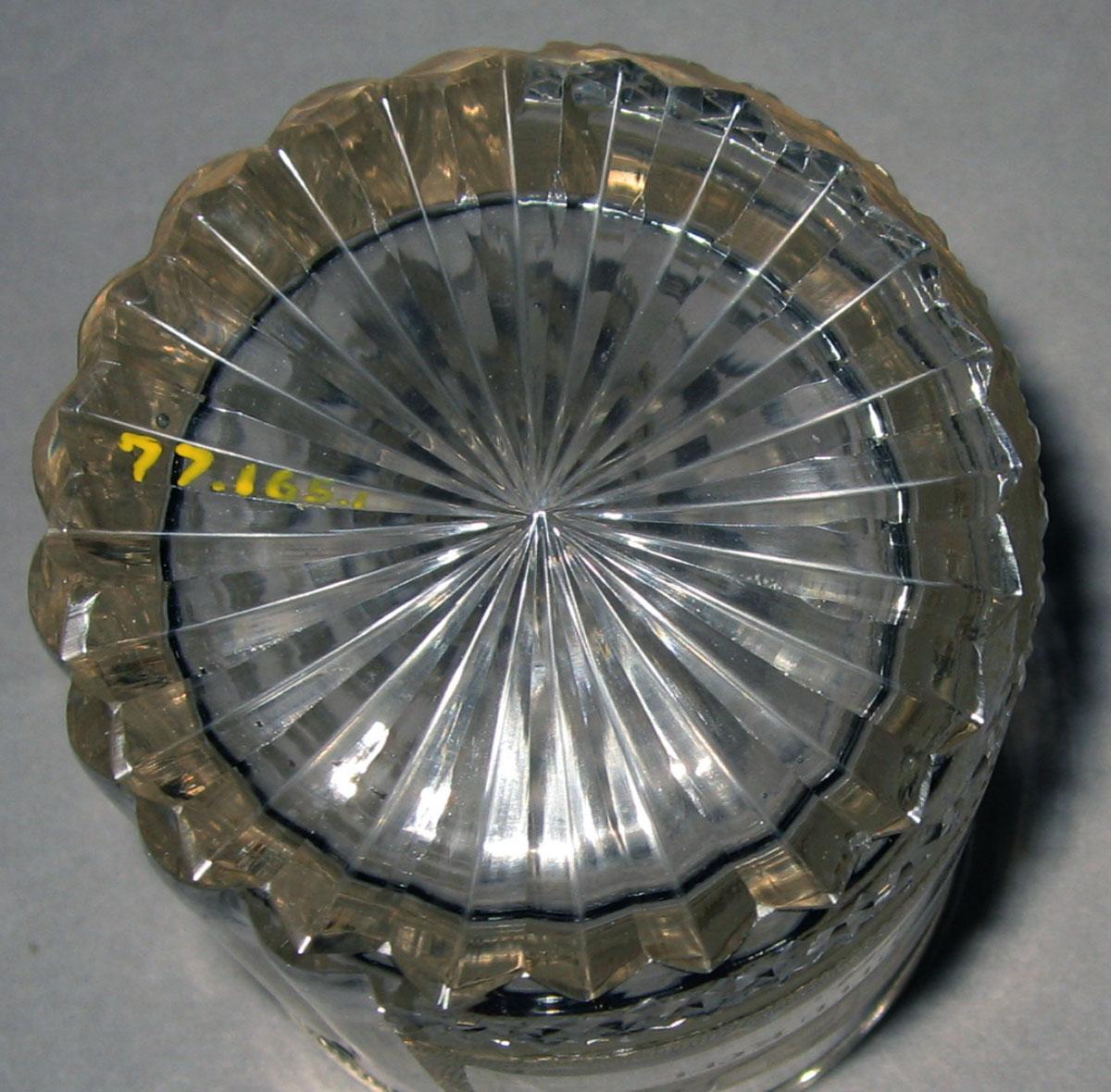 1977.0165.001 Glass tumbler (underside)