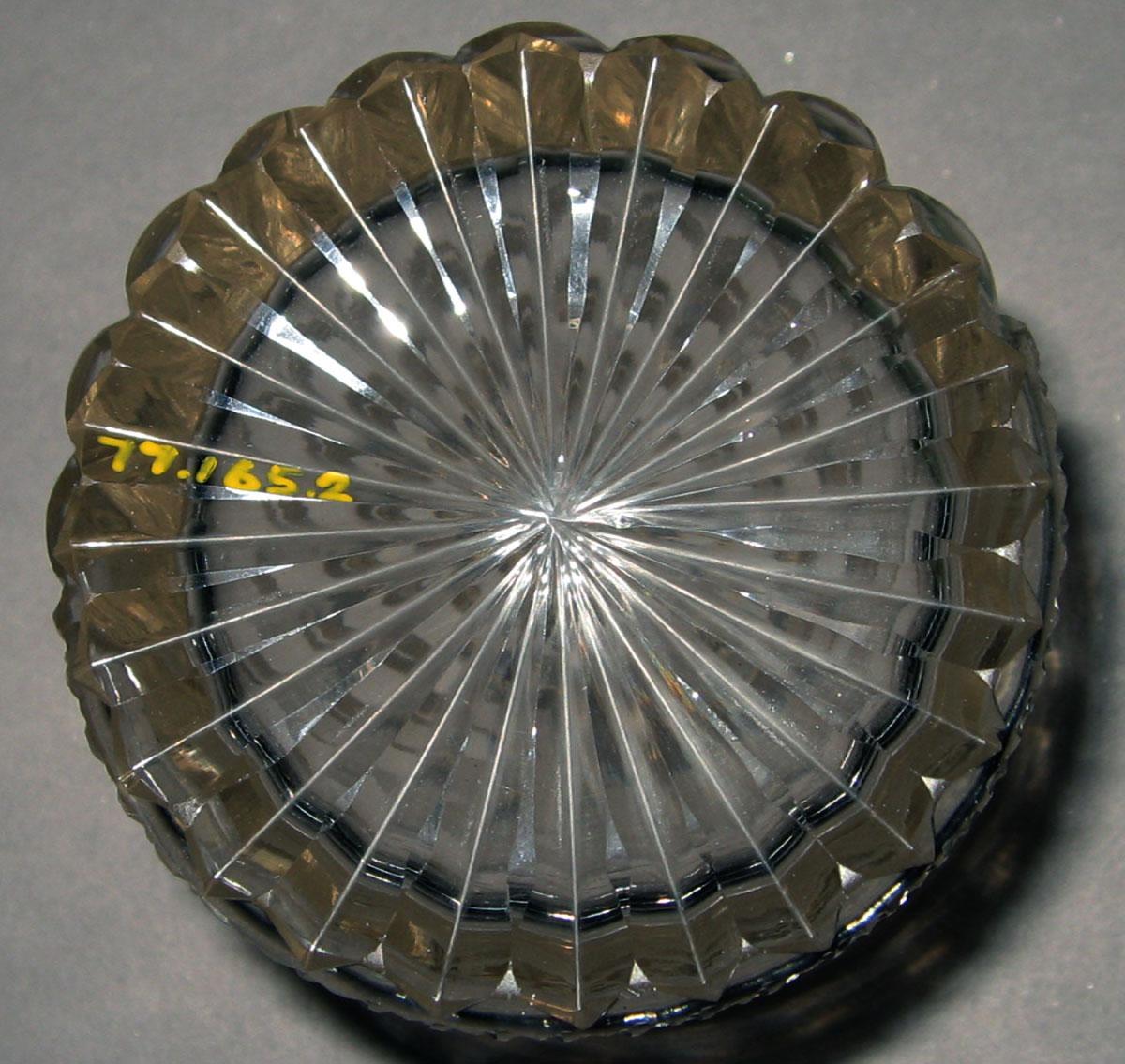 1977.0165.002 Glass tumbler (underside)