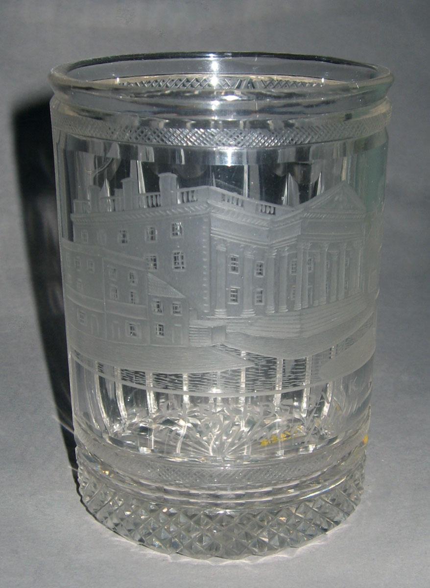 1977.0165.002 Glass tumbler