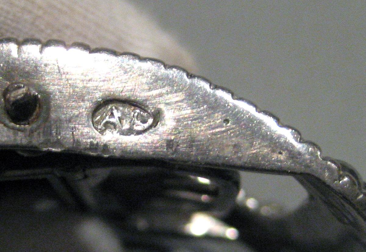 1977.0169.001 Silver Buckle mark 2