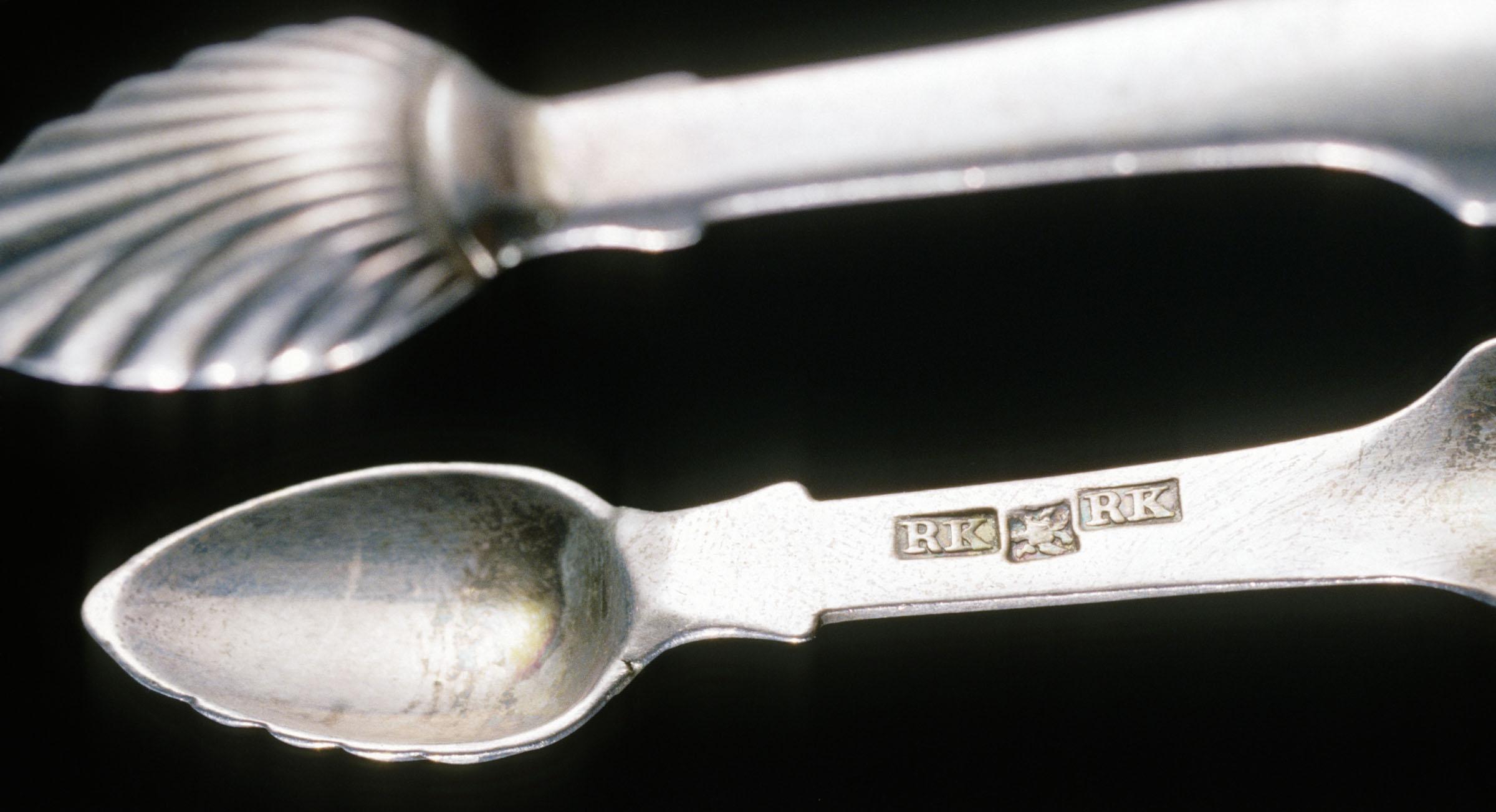 1977.0187 Sugar Tongs, detail 1
