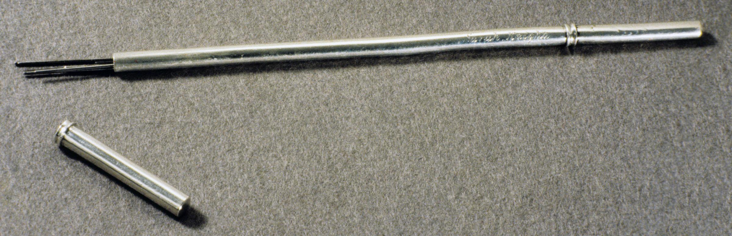 1977.0204 A-H Tool (for sewing), Knitting Needle Case, view 2