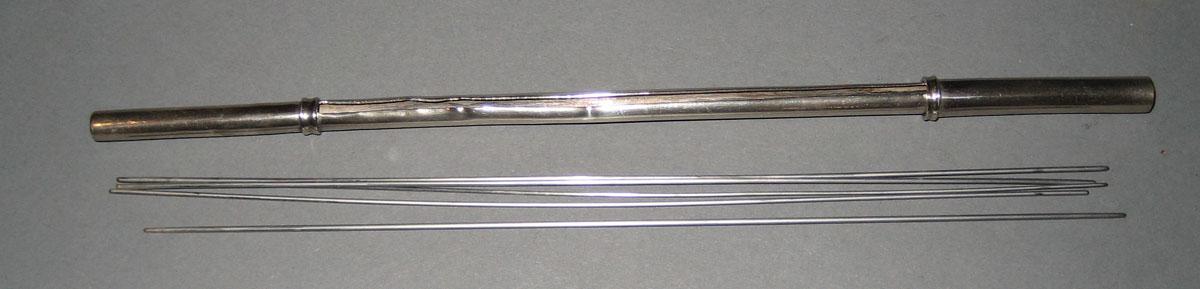 1977.0204 A-H Tool (for sewing)