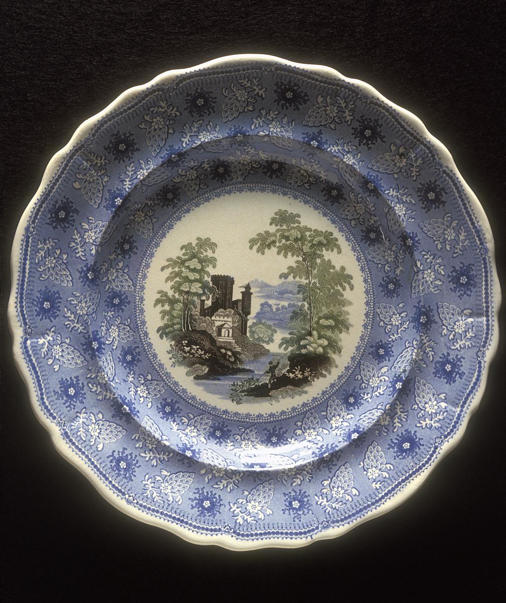 1977.0205 Davenport earthenware plate