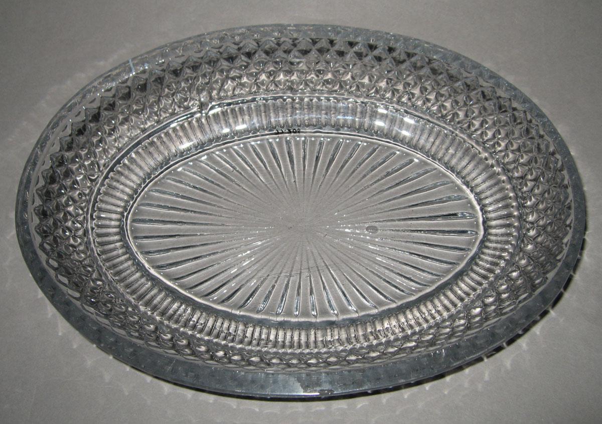 1977.0206 Lead glass dish