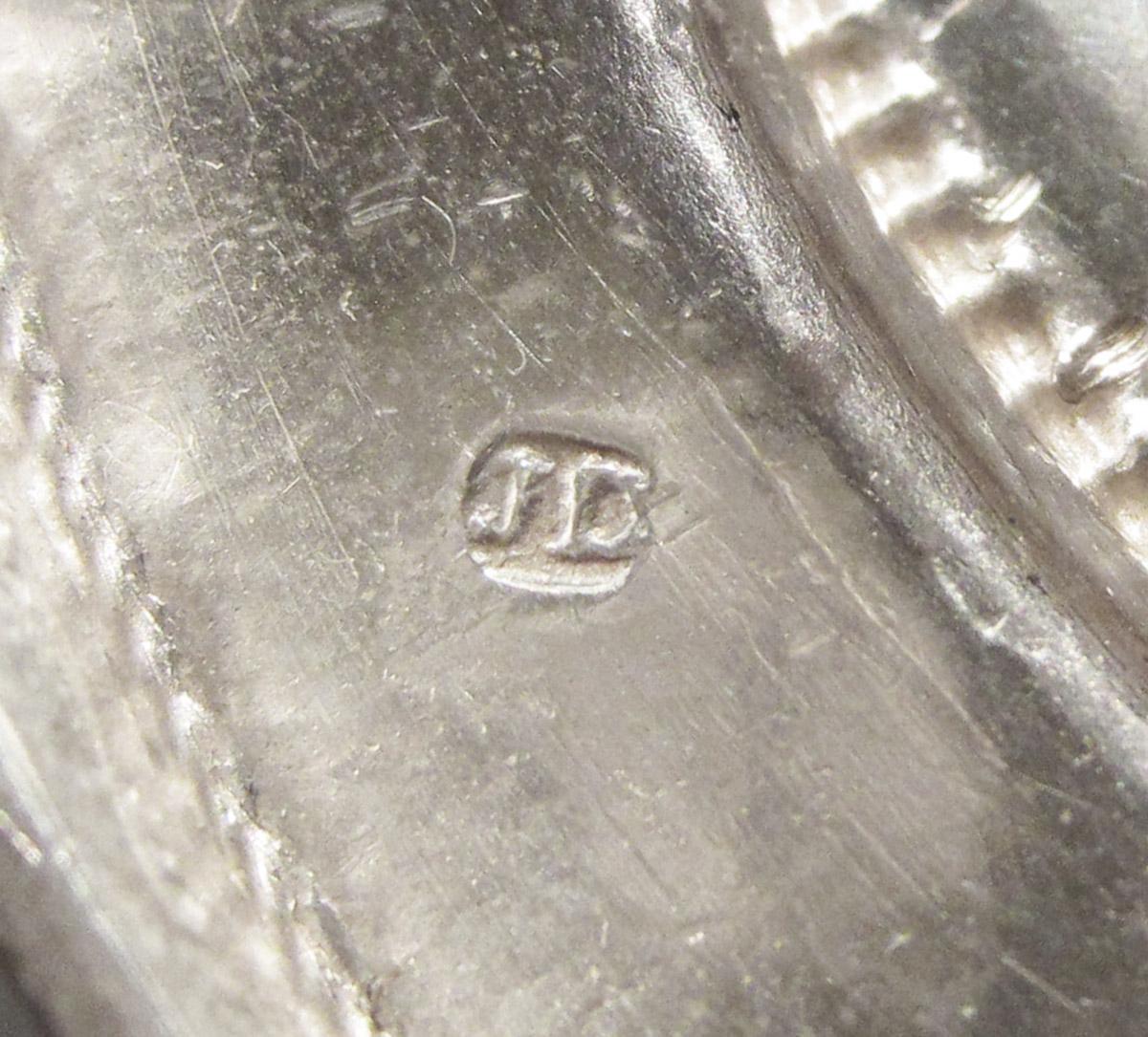 1977.0223 A Sugar bowl, mark 3