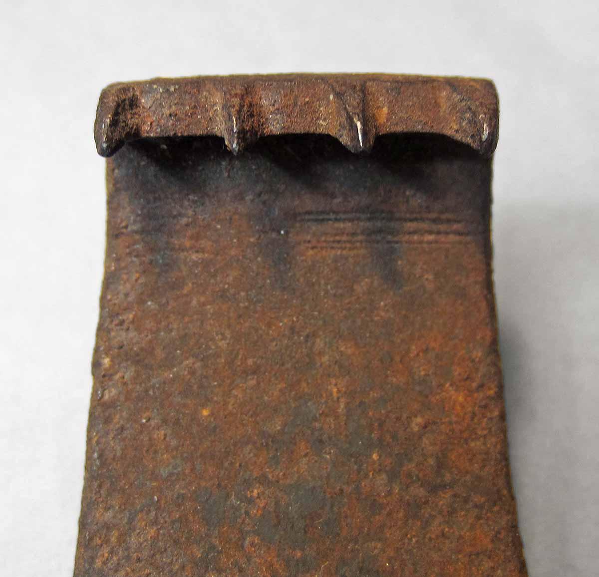 1978.0001, Webbing tool, teeth
